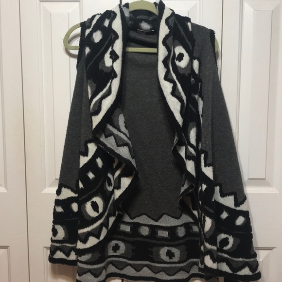 Patterned Wool Style Black and Gray Vest - Picture 1 of 5